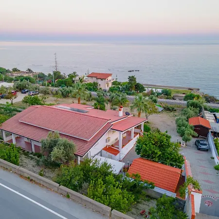 A Un Passo Dal Mare 招待所 博瓦马里纳