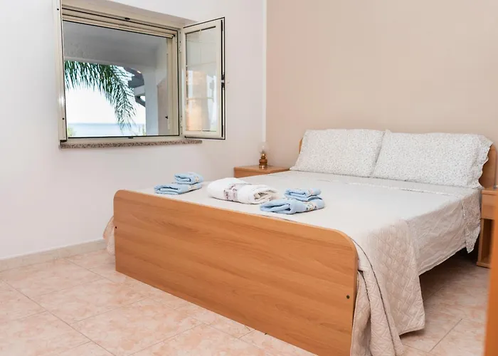 A Un Passo Dal Mare בית הארחה בובה מרינה